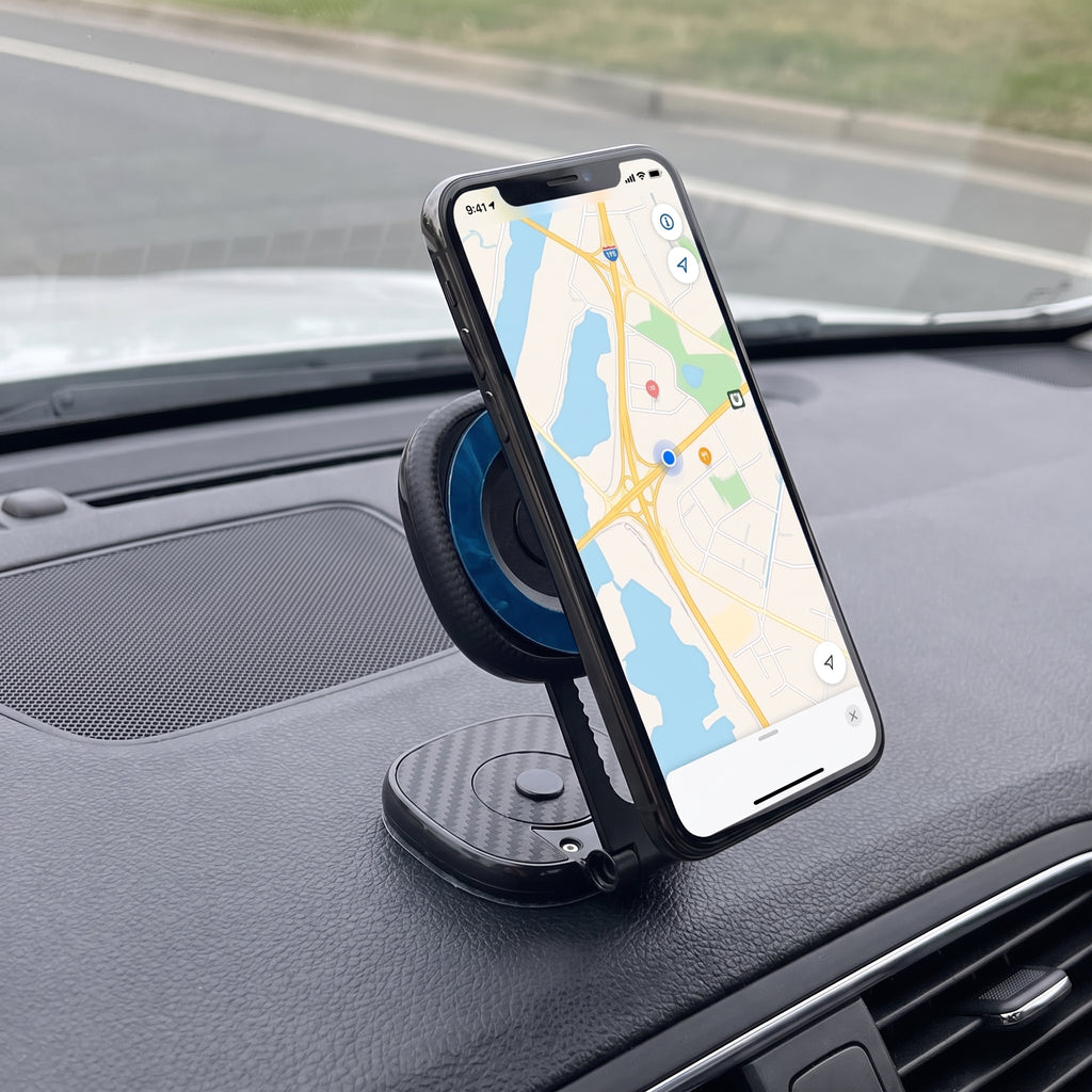 Soporte con celular en el tablero del auto